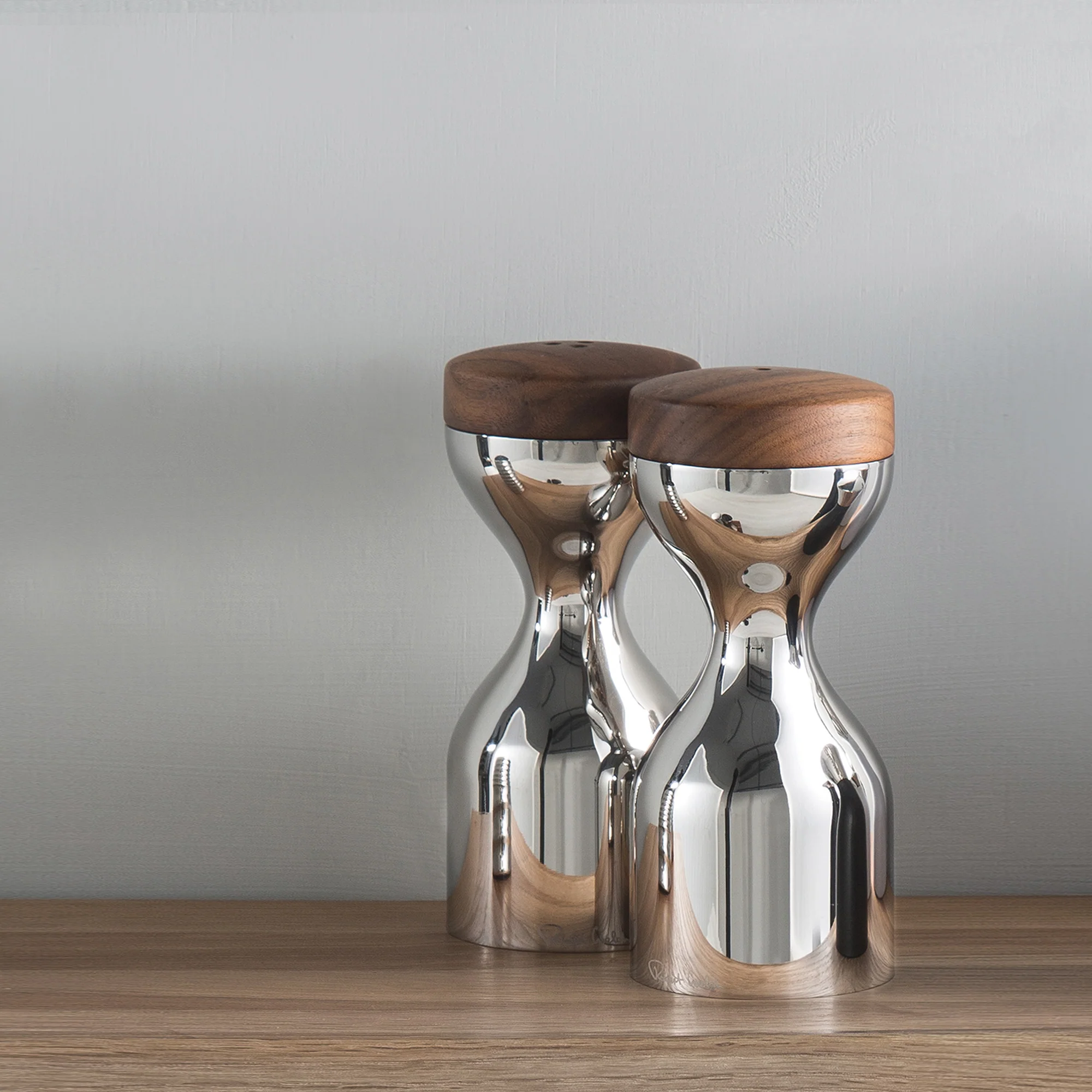 Limbrey Bright Salt & Pepper Mills & Bowl - Image 3