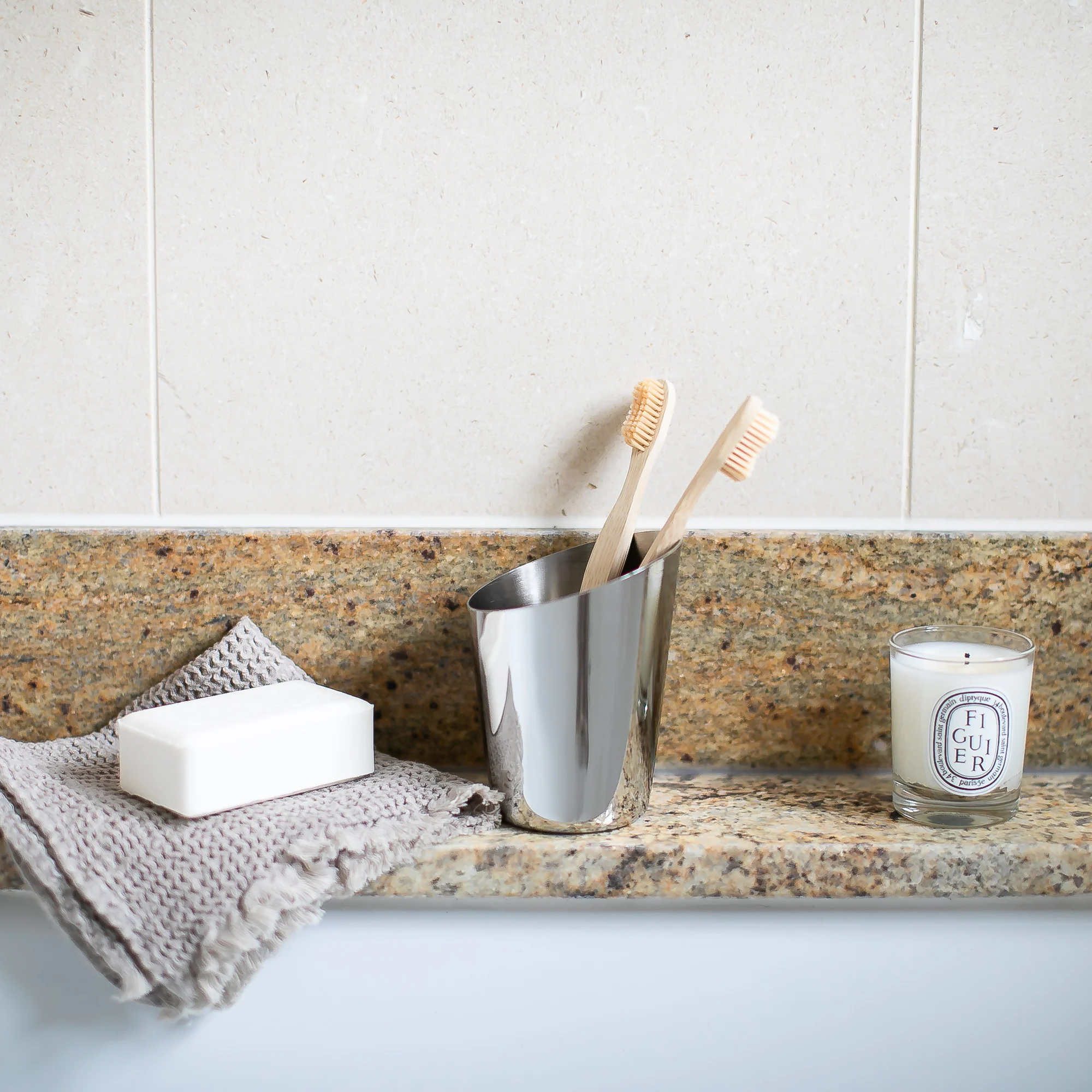 Oblique Toothbrush Holder - Image 5