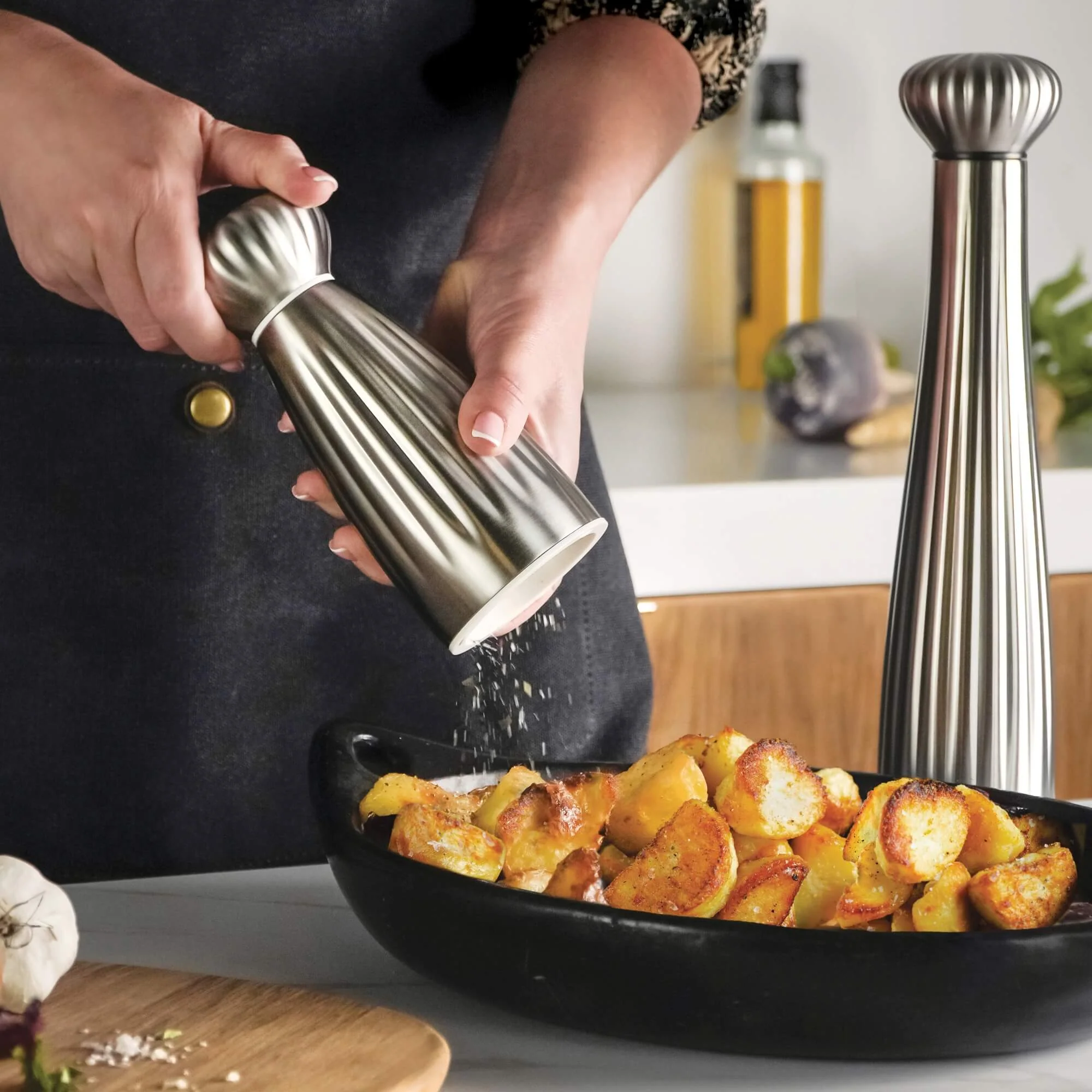 Palm Bright Stainless Steel Small Mills and Tray Set - Image 5