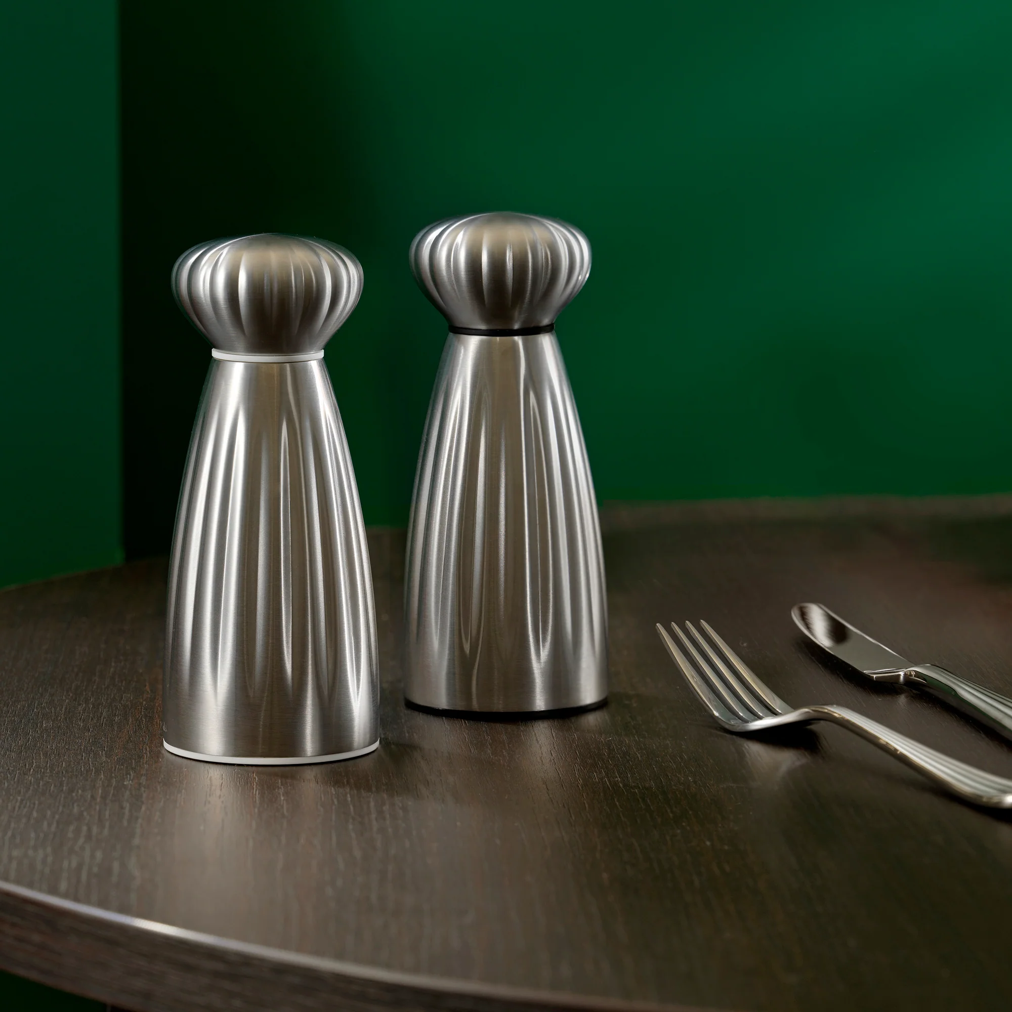Palm Satin Stainless Steel Medium Mills and Tray Set - Image 2