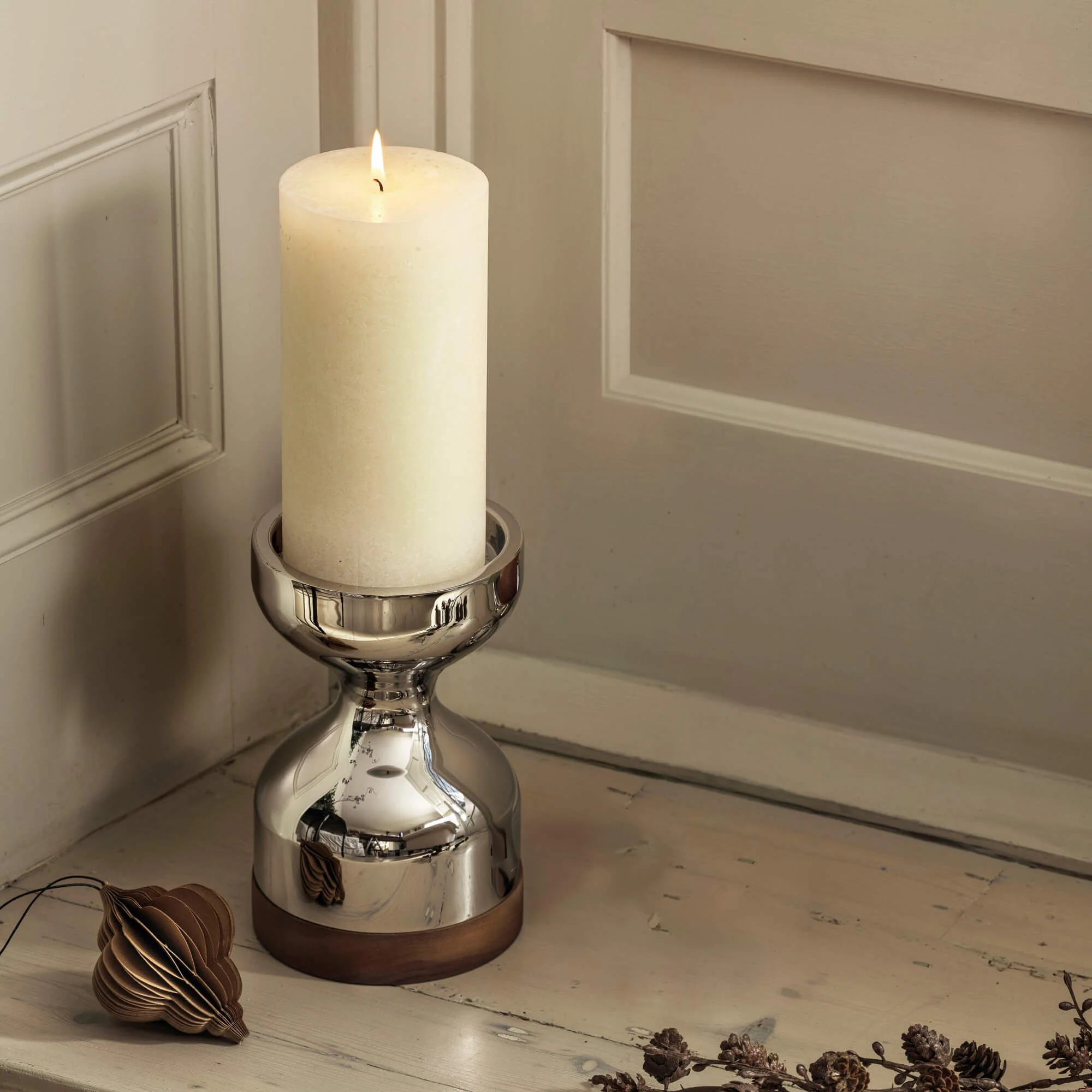 Soft Pearl Rustic Shine Pillar Candle 13cm - Image 2